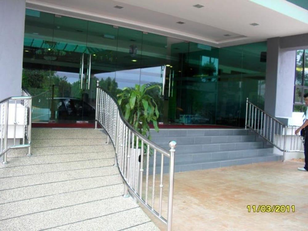 Sutera Hotel Seremban Exterior foto